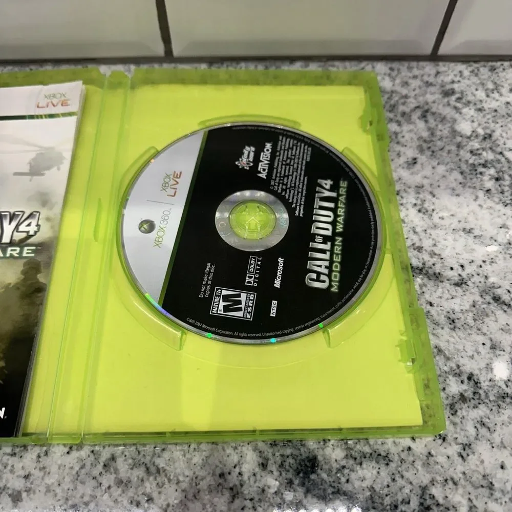 Call of Duty 4 Modern Warfare (Xbox 360) Complete Case Booklet CD Gaming Activis